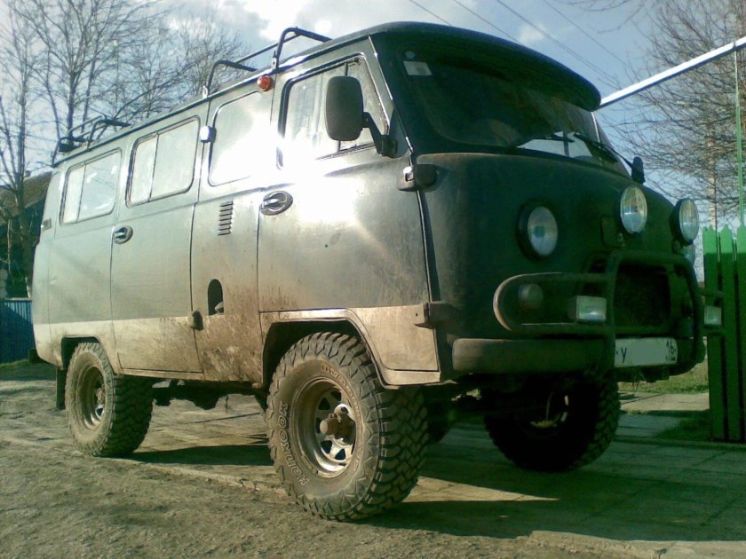УАЗ Буханка на 33 колесах