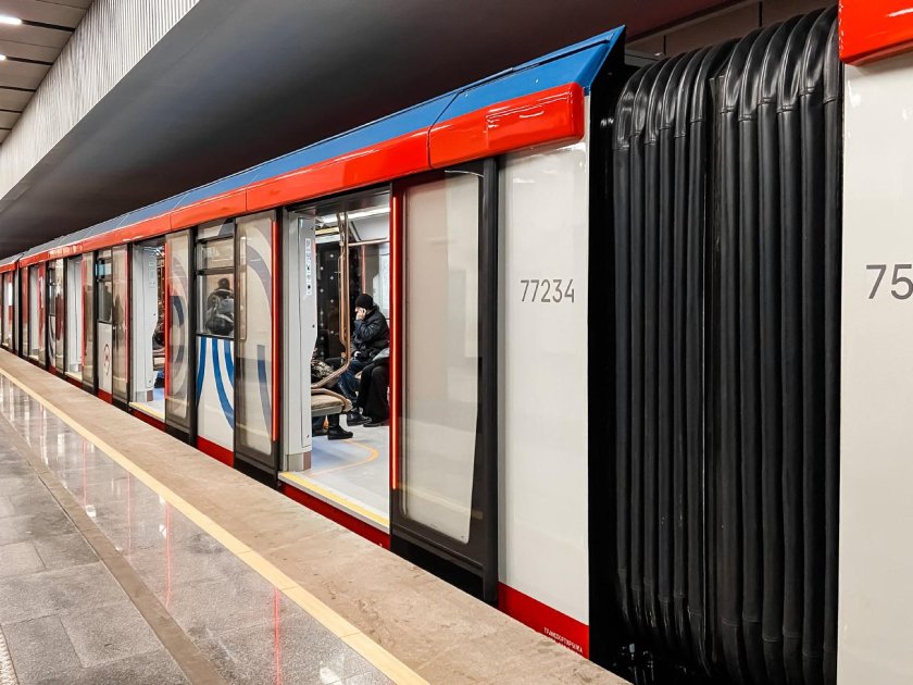 Метро Москва 2020 черный