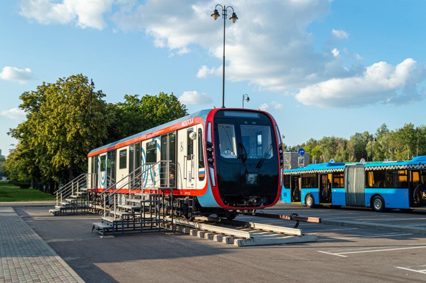 Вагон метро 81-775