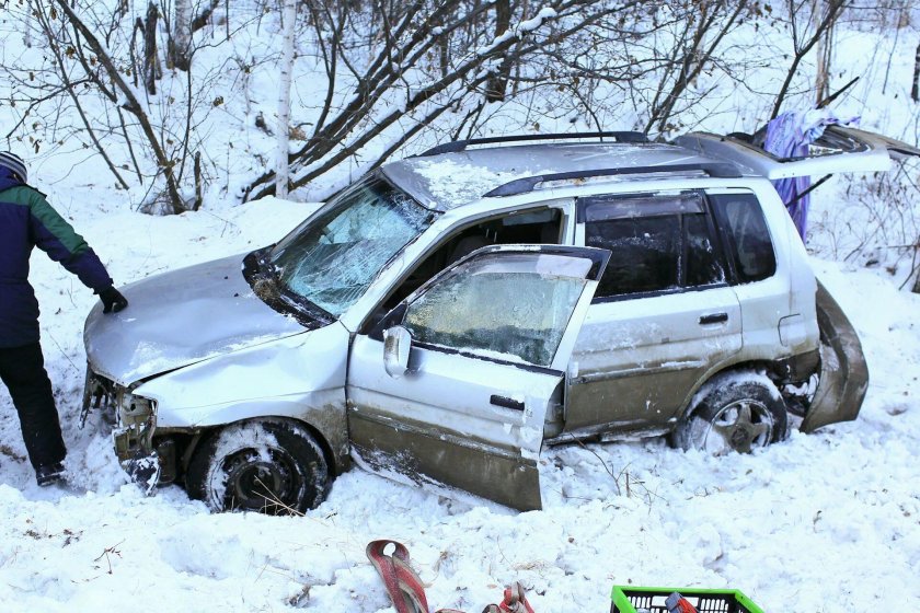 Мазда Демио 2000 Разбитая