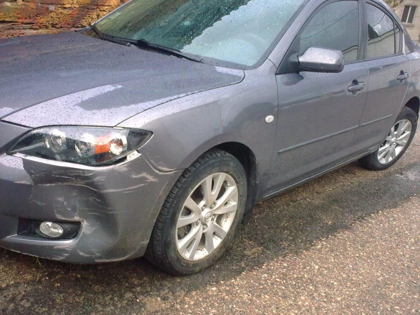 Разбитая Мазда 3 БК