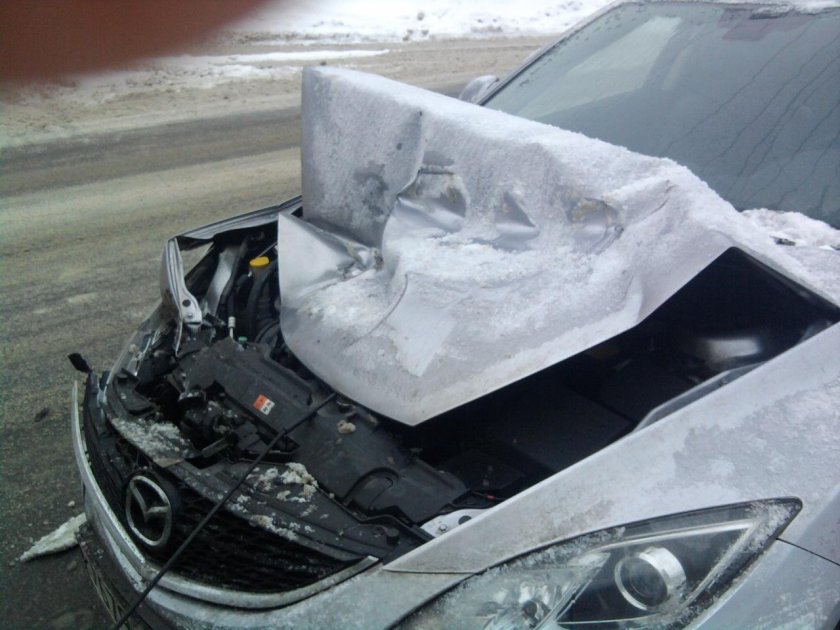 Разбитая Мазда 6 GH белая