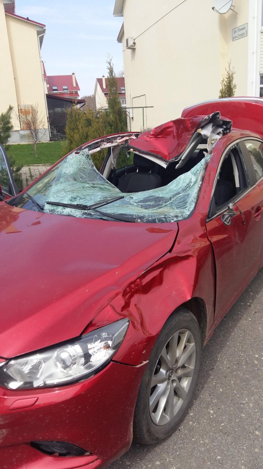 Разбитая Mazda 6