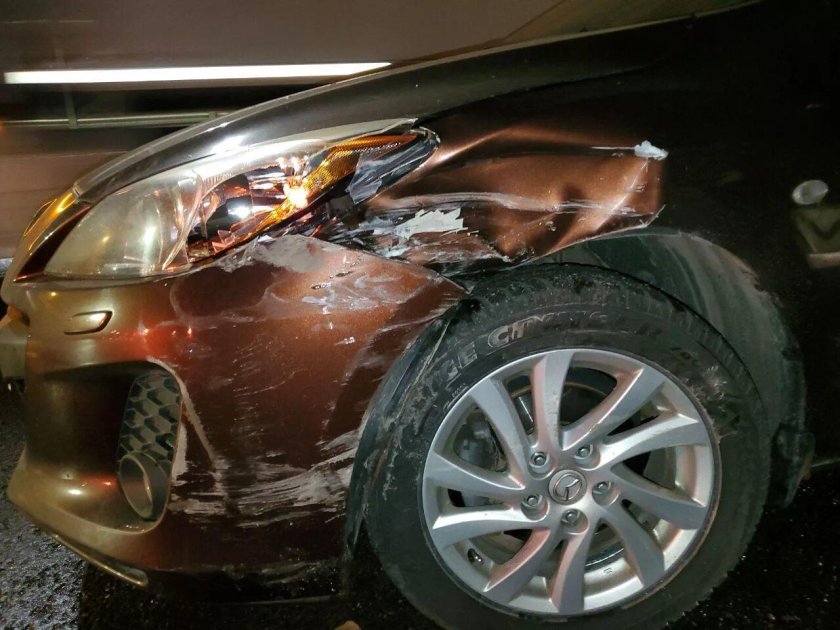 Ржавая Мазда 6