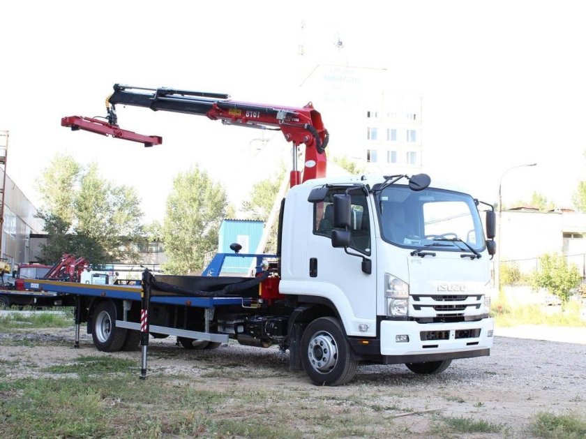 Хино 300 эвакуатор с КМУ