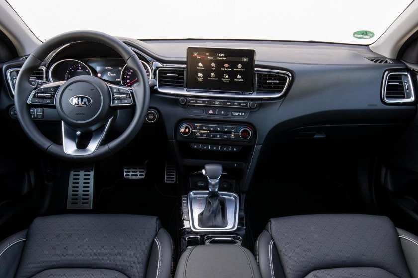 Kia Ceed SW 2021 салон