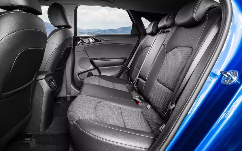 Киа СИД хэтчбек 2021 салон