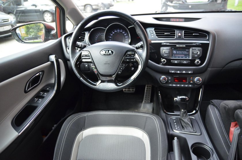Kia Ceed 2 салон