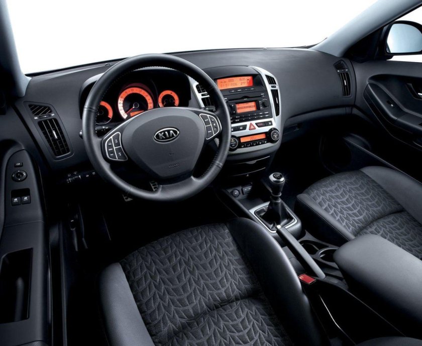 Кия СИД 2008 салон