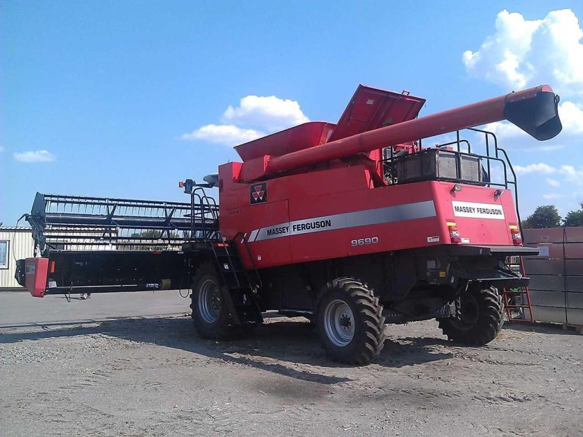 Комбайн Массей Фергюсон 9690