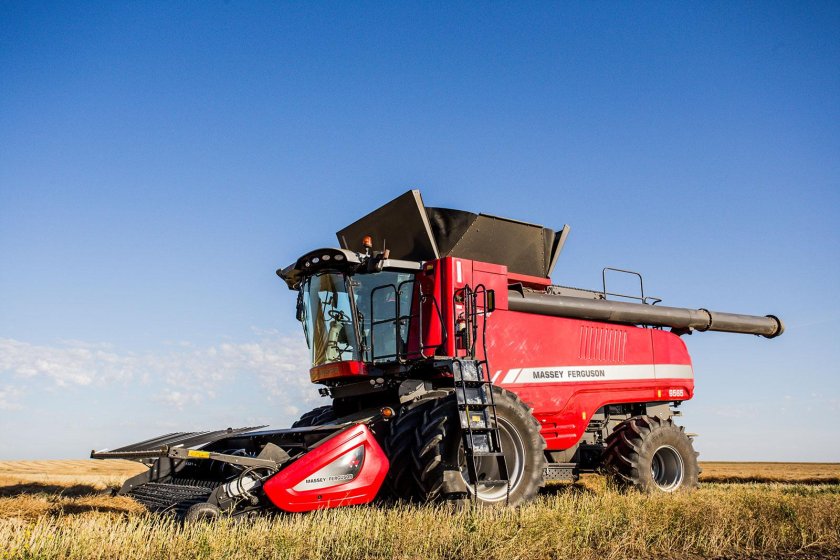 Комбайн Массей Фергюсон 9790