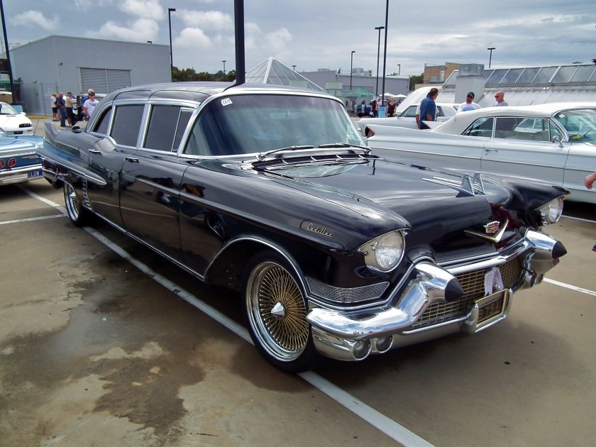 Cadillac Fleetwood 75