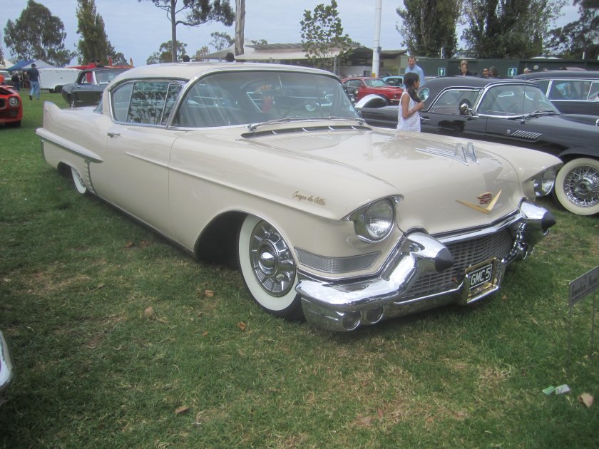 Кадиллак купе Девиль 1957