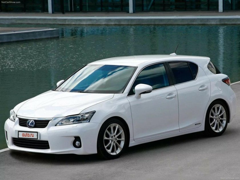 Lexus ct200h