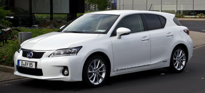 Lexus ct200h zwa10