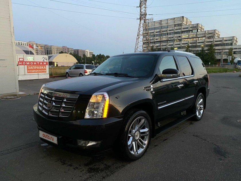 Кадиллак Эскалейд 2011 года
