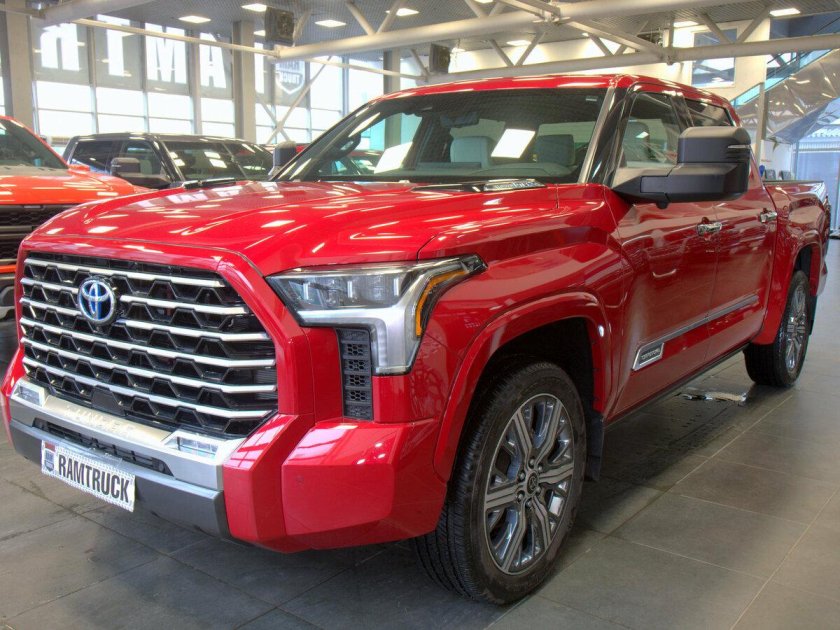 Тойота тундра 2023