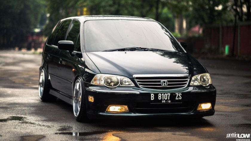 Хонда Одиссей 2001 черная