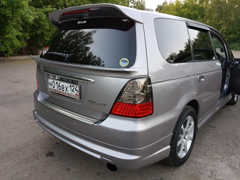 Хонда Одиссей Абсолют 2001