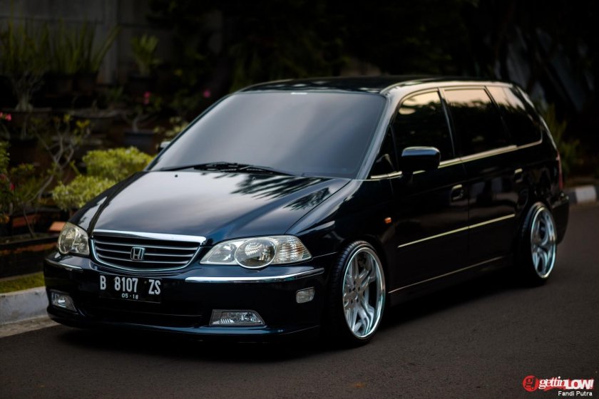 Хонда Одиссей ra6 2001