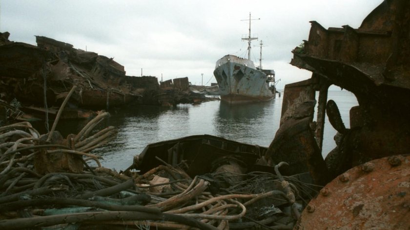 Русский остров бухта затонувших кораблей