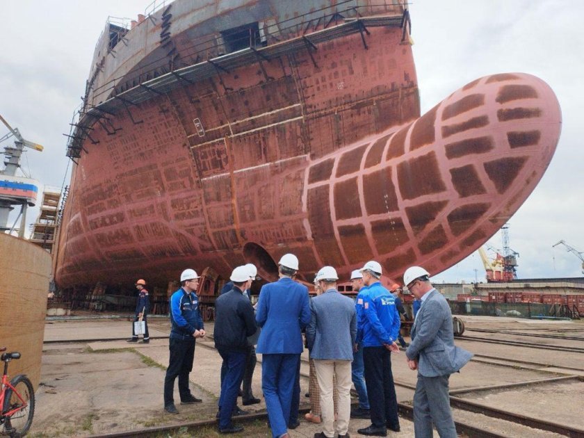 Прибалтийский судостроительный завод янтарь