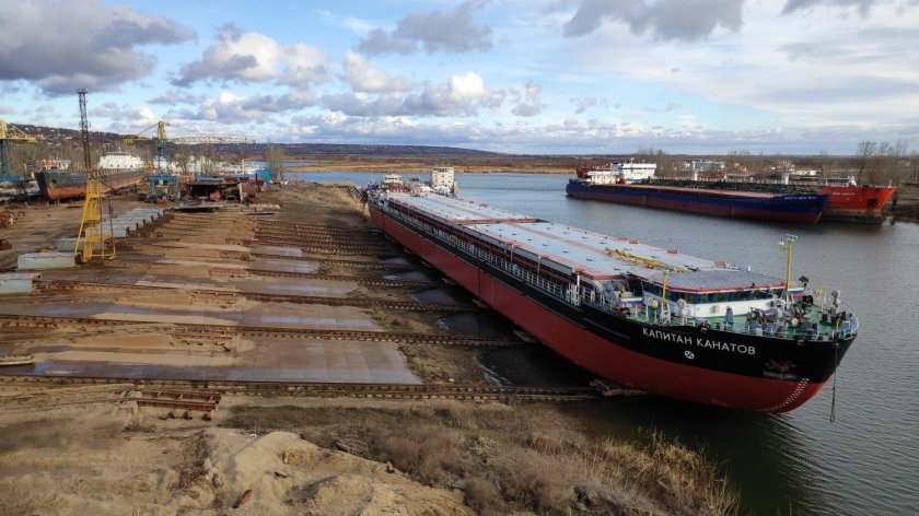 Сухогруз Капитан Рузманкин