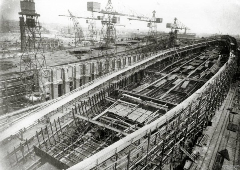 Линкор Советский Союз на стапеле
