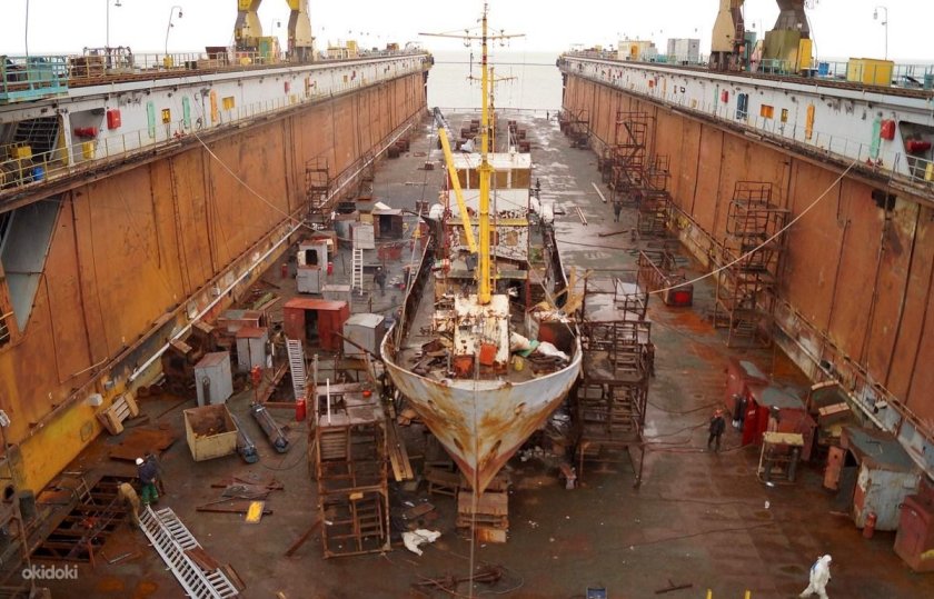 Судоремонтный завод в Мариуполе