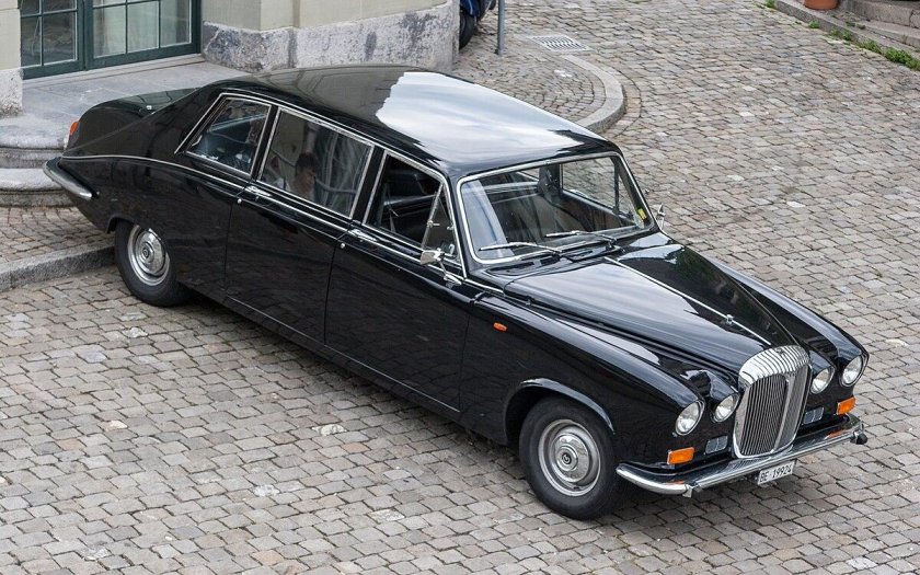 Daimler ds420