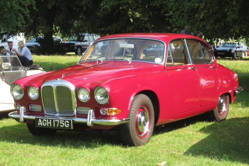 Jaguar 420 and Daimler Sovereign (1966–1969)