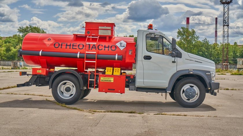 ГАЗ Некст топливозаправщик
