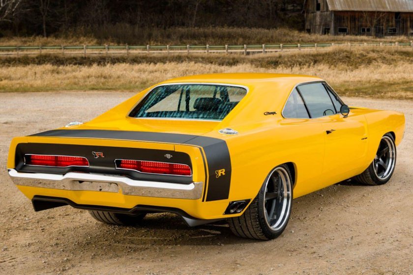 Додж Чарджер рестомод