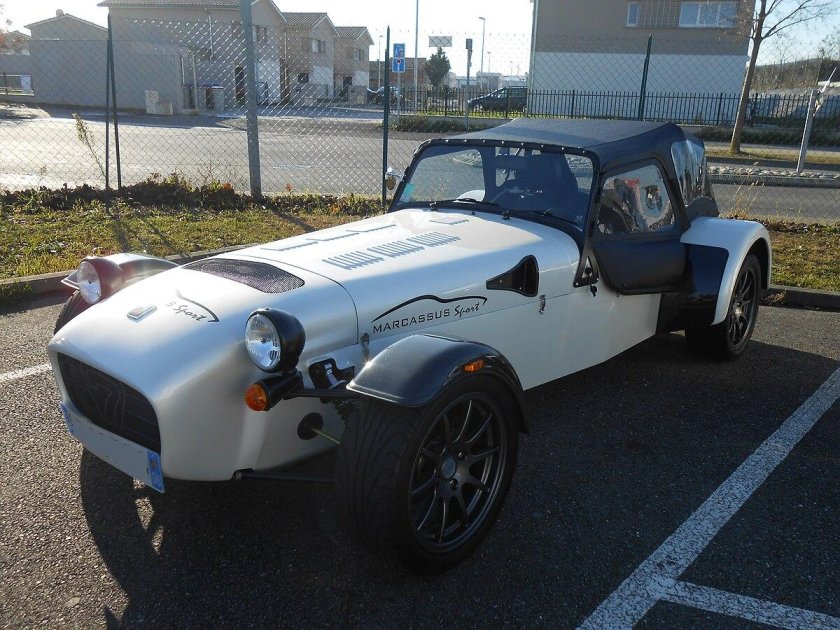 Катерхам белый