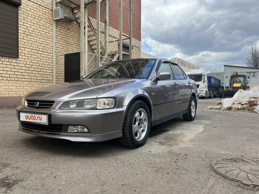 Хонда Аккорд 6 седан