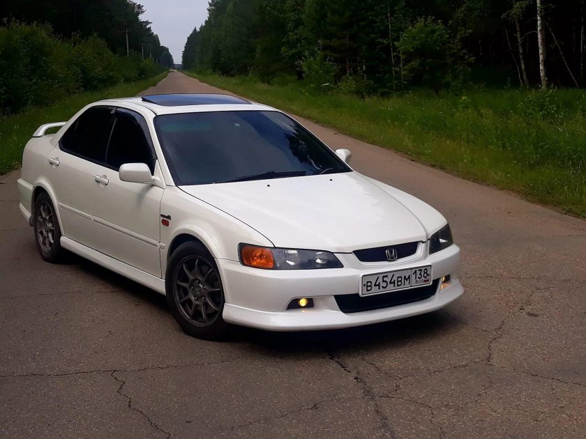 Хонда Аккорд 2000 белая