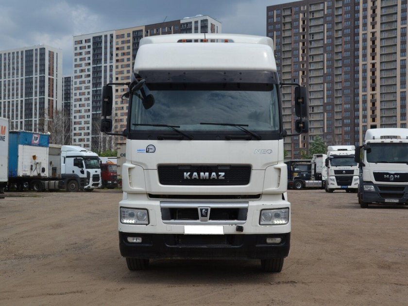 Тягач КАМАЗ М-1840