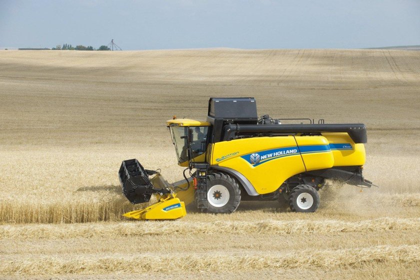 Комбайн New Holland CX 8080
