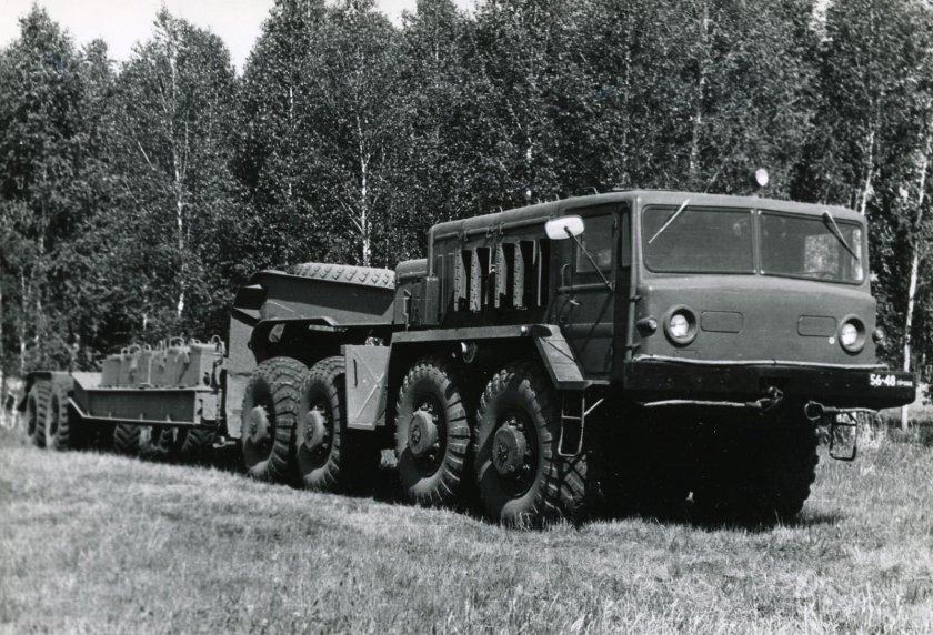 Седельный тягач МАЗ-537