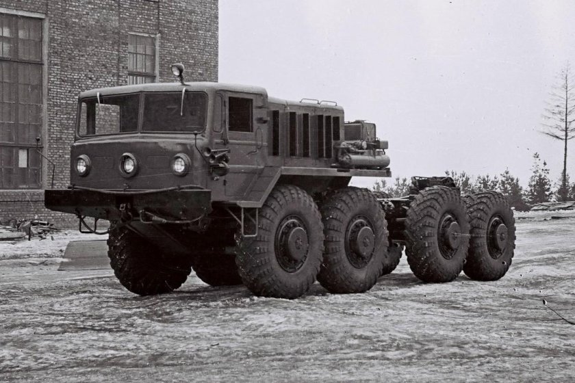 МАЗ-537 тягач