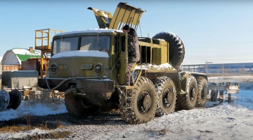 МАЗ-537 седельный тягач-тяжеловоз