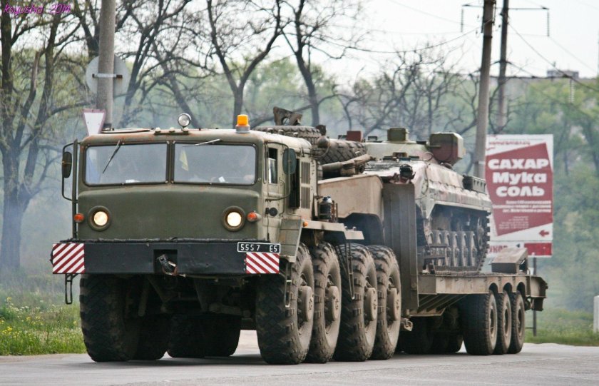 Дежурный тягач МАЗ-537