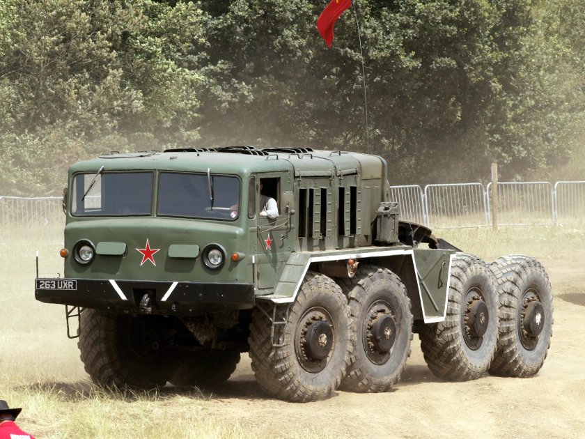 Машина МАЗ 537