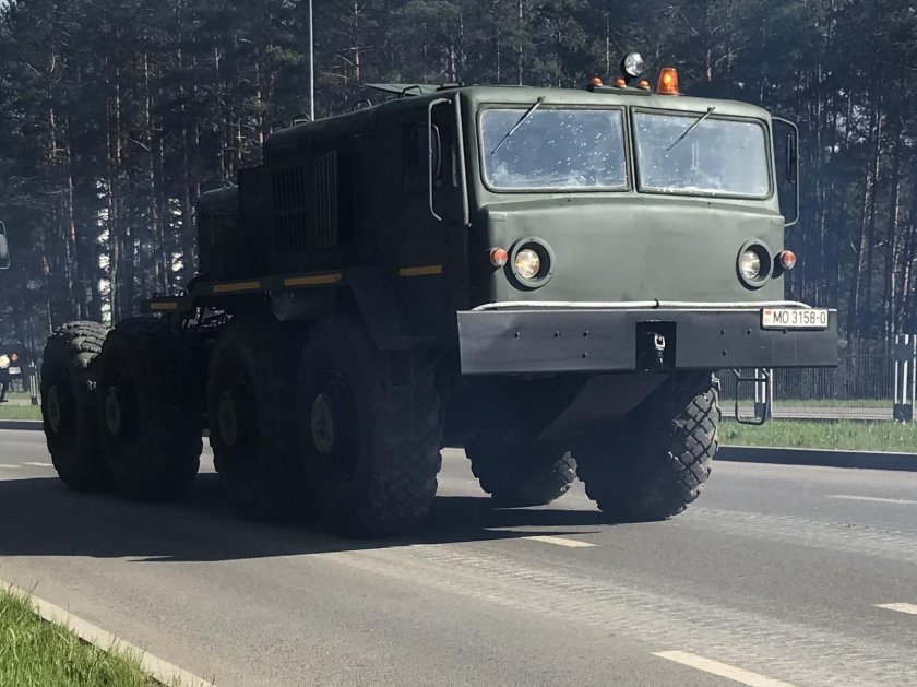 МАЗ 537 Аэродромный тягач