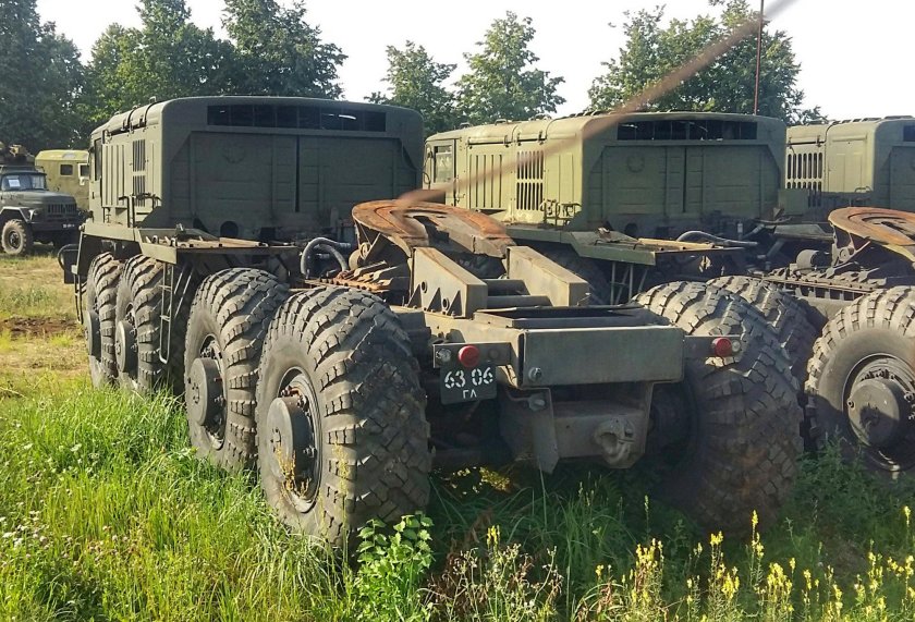 Танковый тягач МАЗ 537