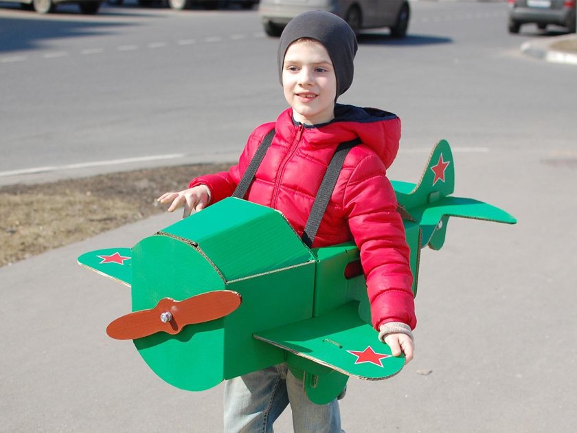 Поделка самолет