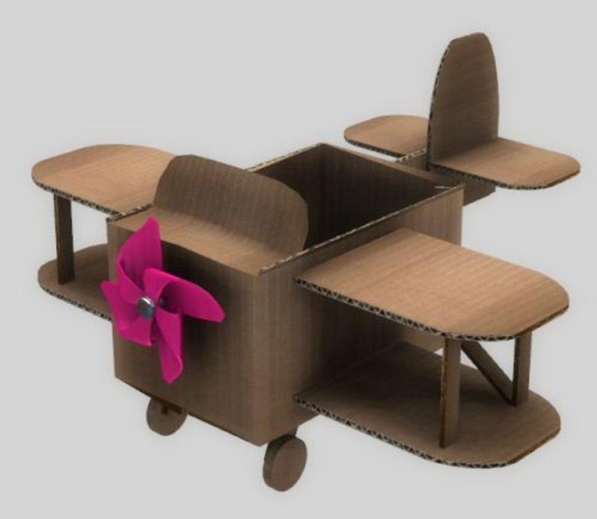 Самолет из картонной коробки