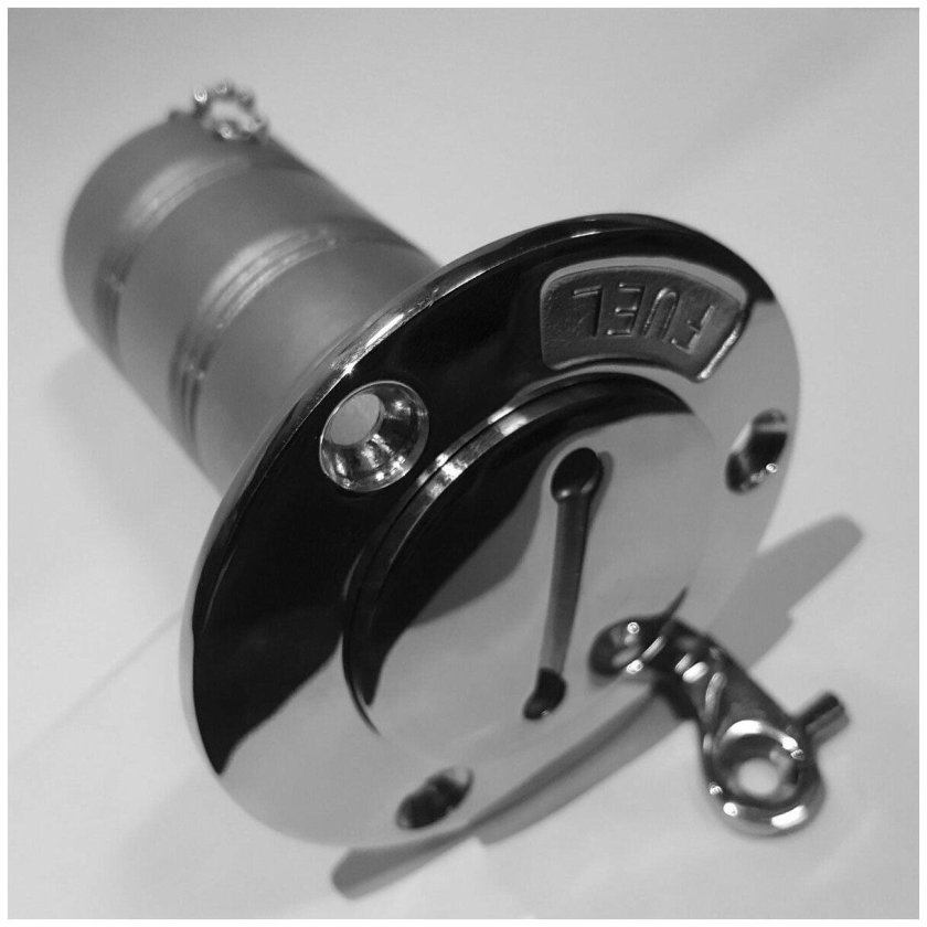 Горловина топливного бака катера