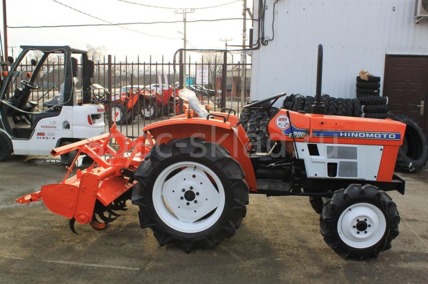 Hinomoto минитрактор