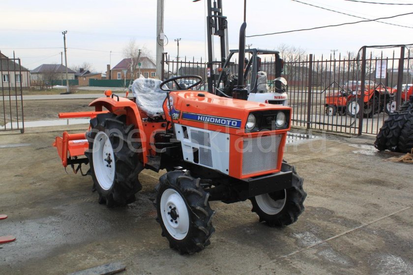 Японский трактор Хиномото